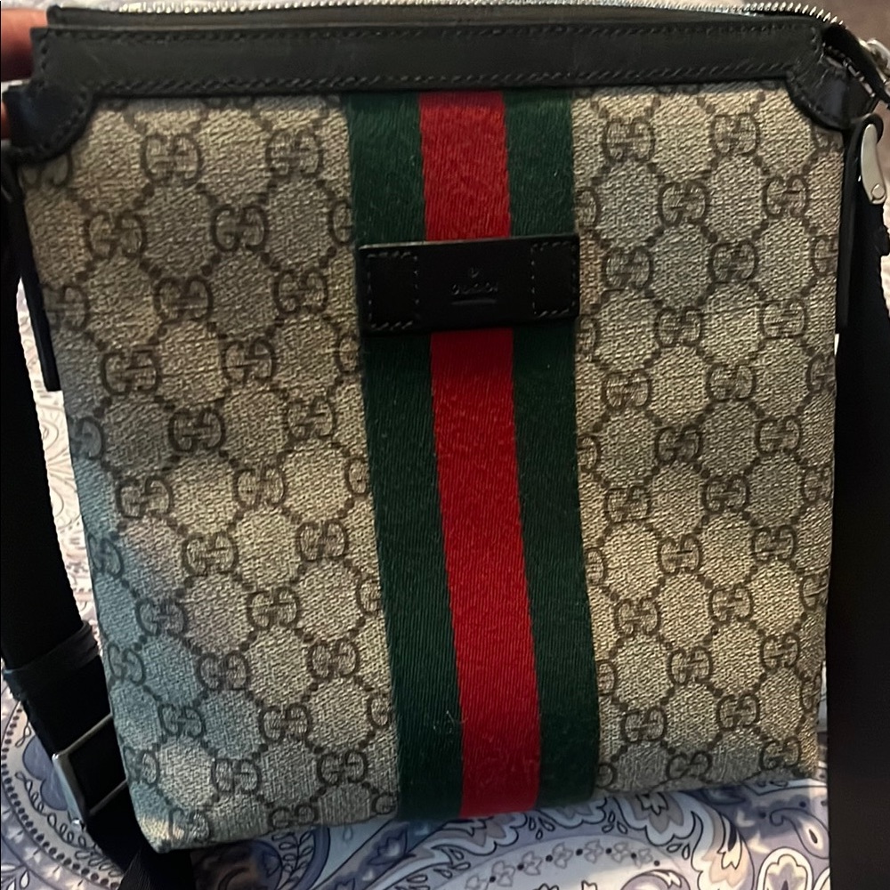 Gucci Cream and Black Messenger Bag with Signature Design